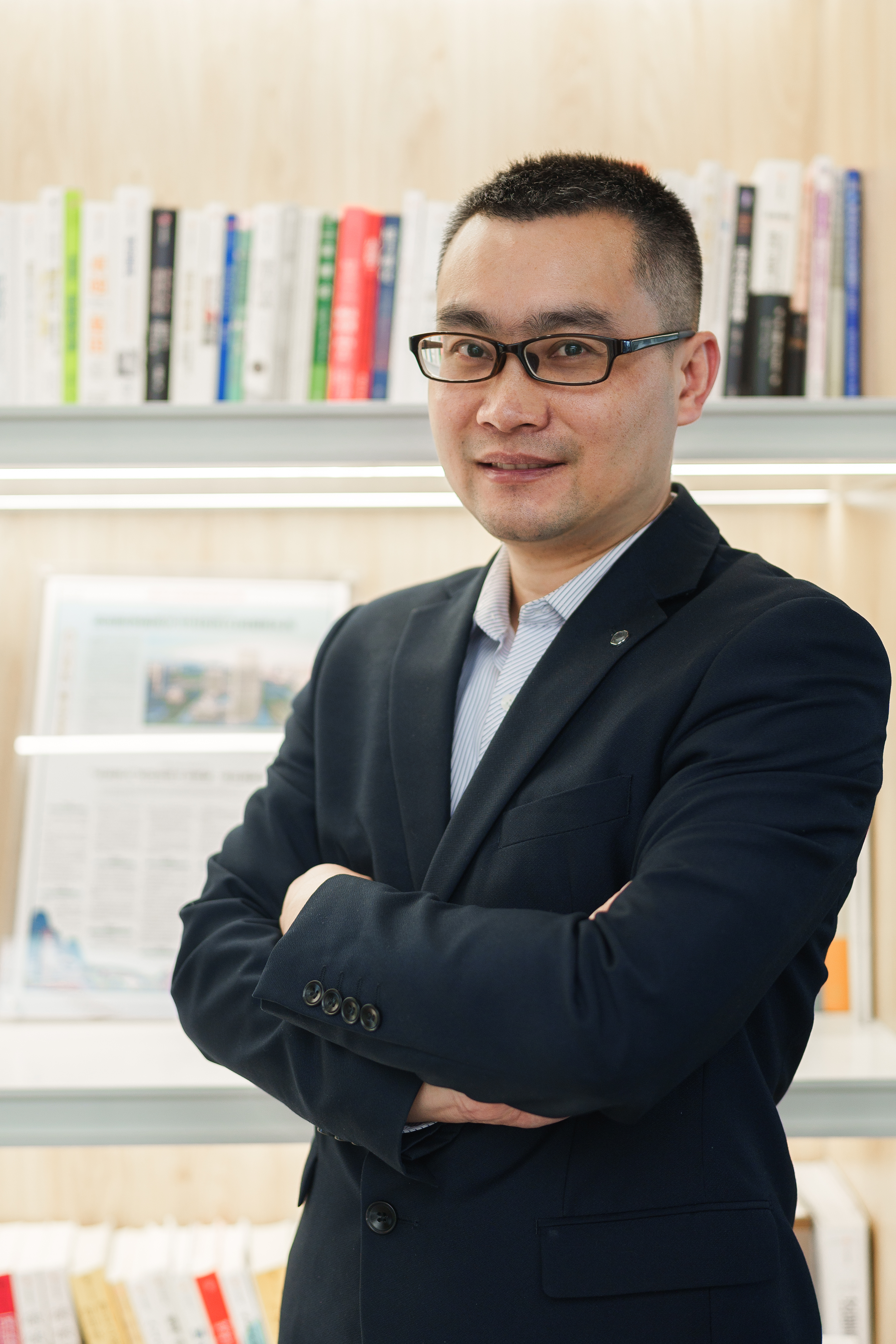 杨威.jpg
